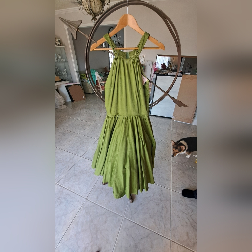 Green Sleeveless Dress